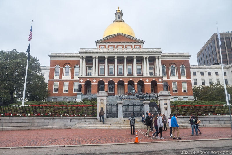 exterior of Massachusetts State House