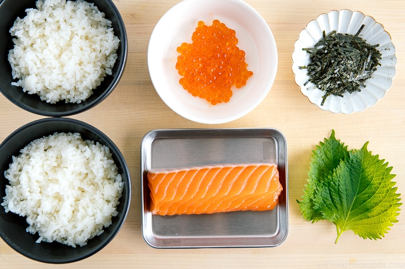 Salmon Ikura Don Ingredients