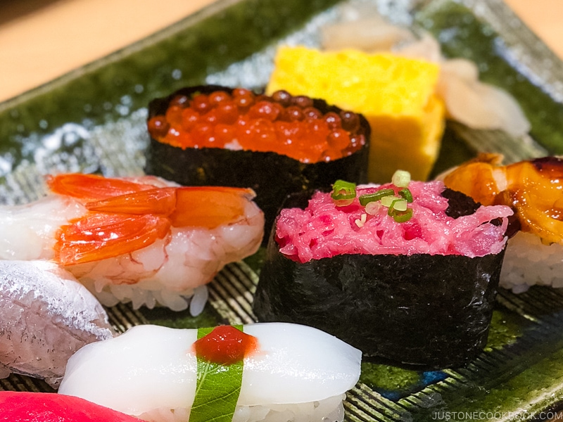 different types of gunkan sushi