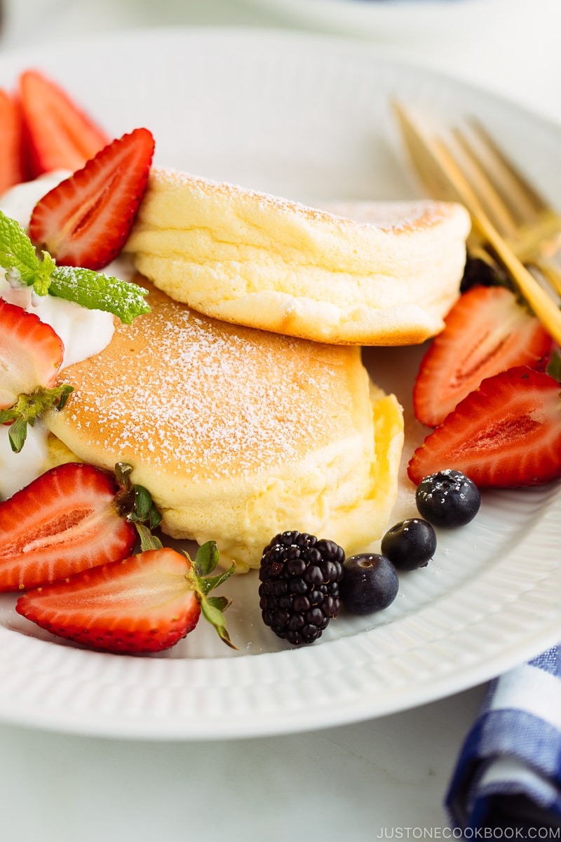 Fluffy Japanese SoufflГ© Pancakes г‚№гѓ•гѓ¬гѓ‘