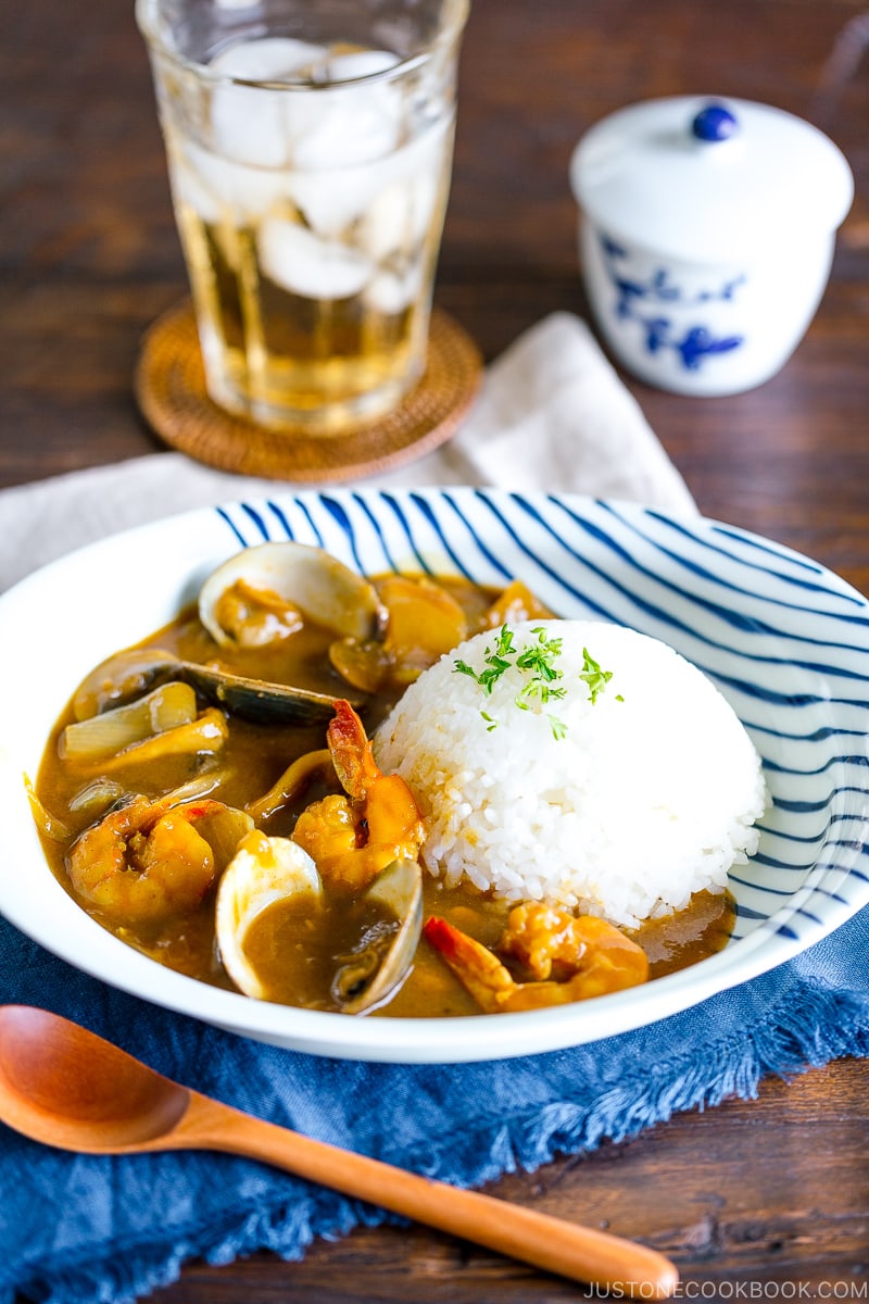 A plate containing Japanese seafood curry made with pressure cooker.