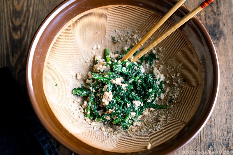 Japanese mortar containing Chrysanthemum Greens and Tofu Salad (Shungiku Shiraae).