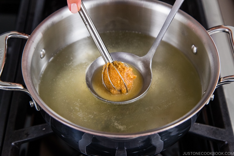 Soupe Miso 味噌 - un classique japonais - Fleanette's Kitchen