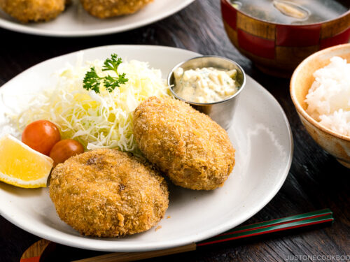 あらびきメンチカツバーガー】ローソン【グルメレビュー・口コミ