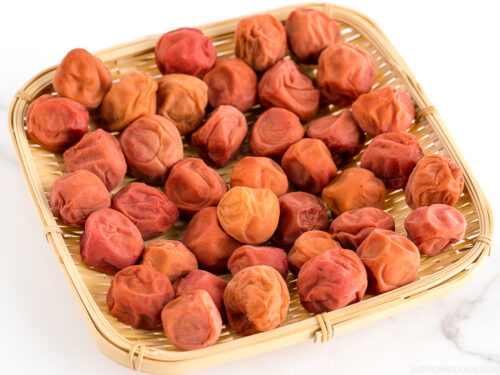 How do you eat umeboshi?