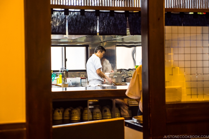 chef grilling unagi at Unagi Yaotoku Honten