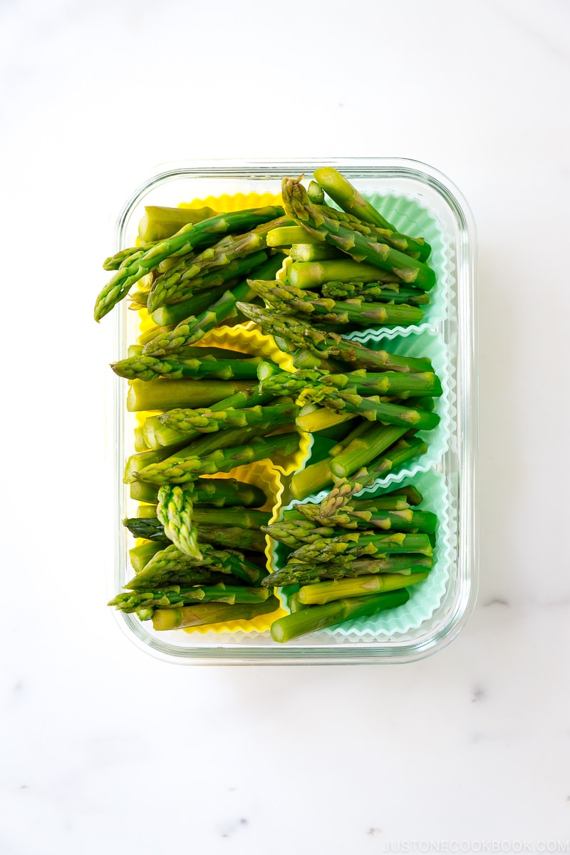 https://www.justonecookbook.com/wp-content/uploads/2021/08/Bento-Meal-Prep-0600-Blanched-Asparagus-II.jpg