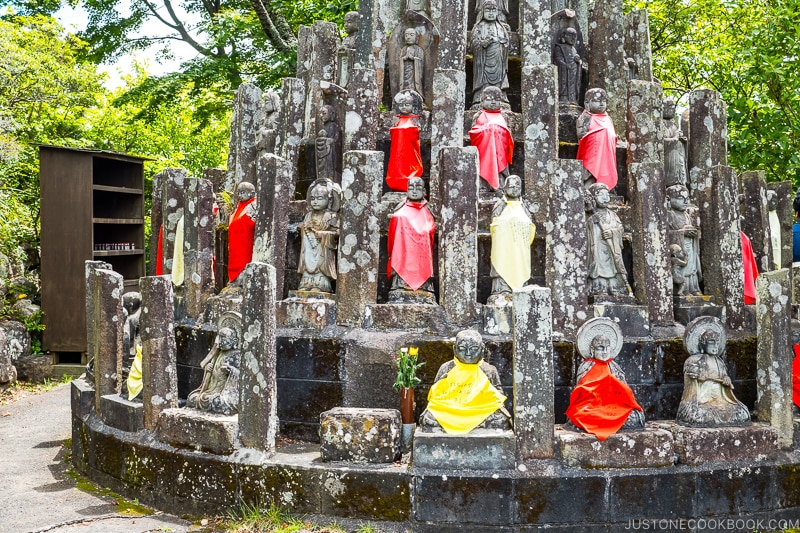 Jizo statues