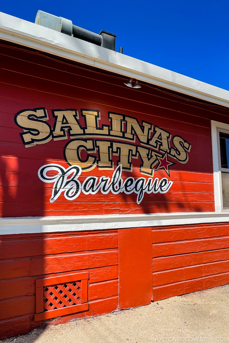 exterior of Salinas City Barbeque
