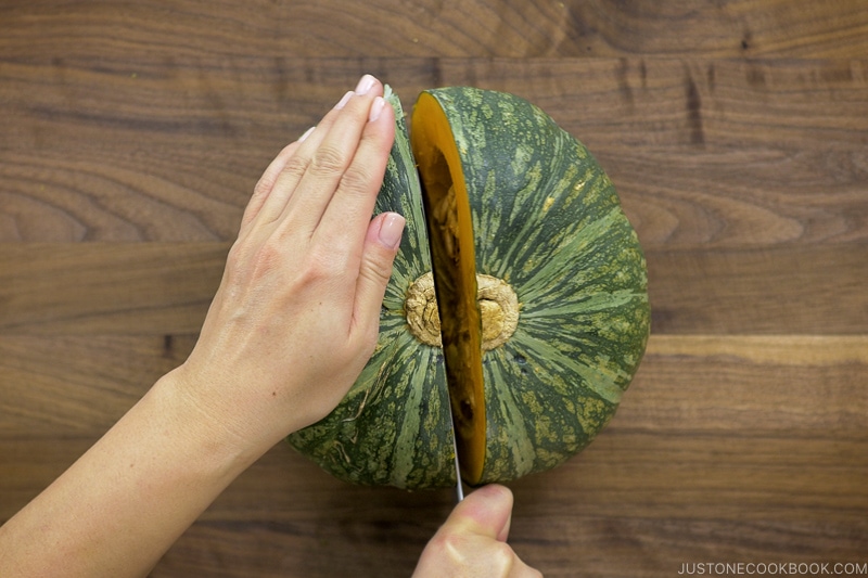 How to Cut Kabocha