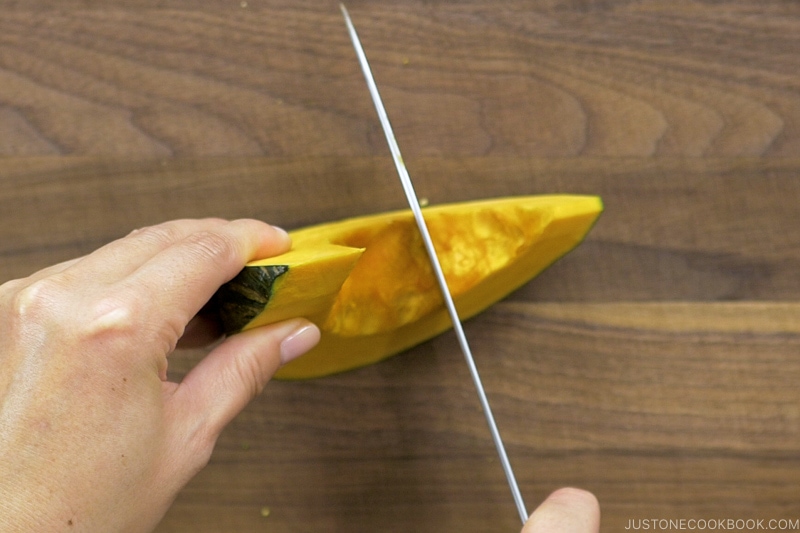 How to Cut Kabocha