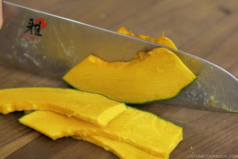 How to Cut Kabocha