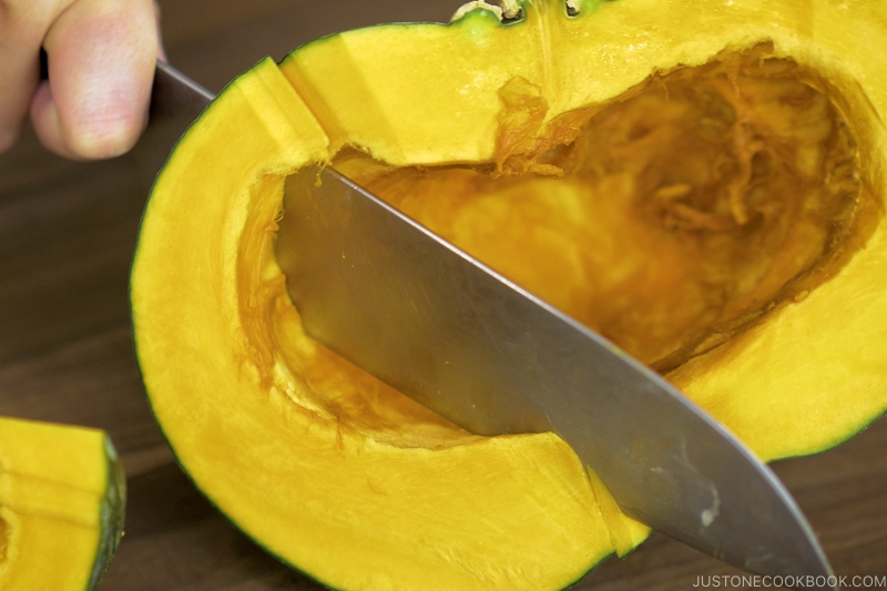 How to Cut Kabocha