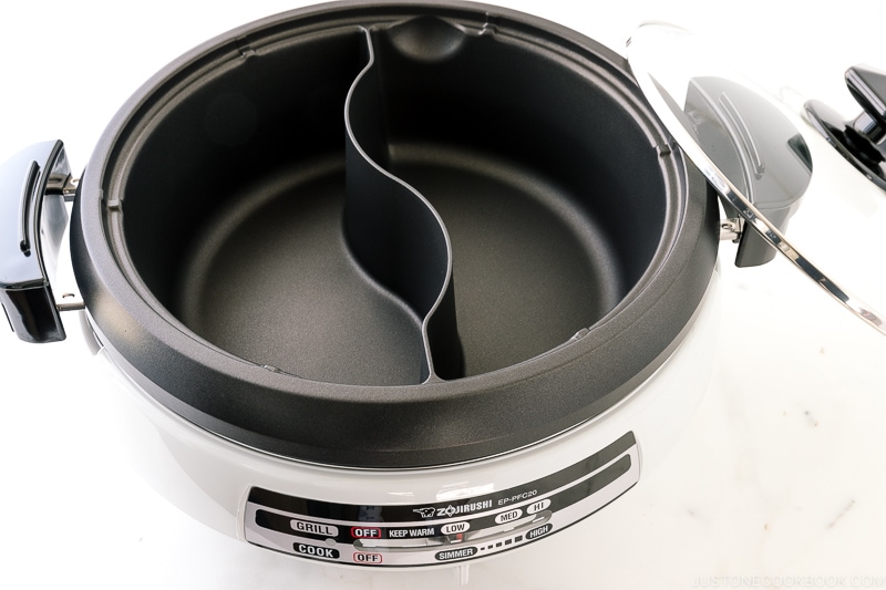 Zojirushi Gourmet d'Expert Electric Skillet with Yin Yang Hot Pot