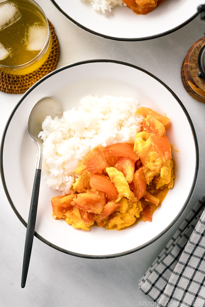 Steamed White Rice With Fried Egg