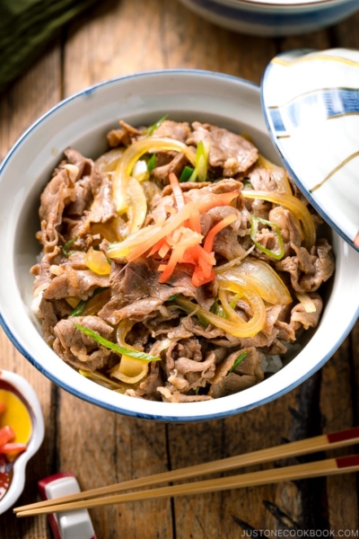 https://www.justonecookbook.com/wp-content/uploads/2022/04/Gyudon-7446-VI-400x600.jpg