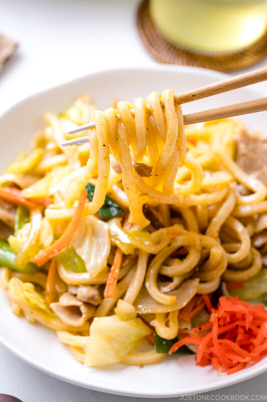 Yaki Udon (StirFried Udon Noodles) 焼きうどん • Just One Cookbook
