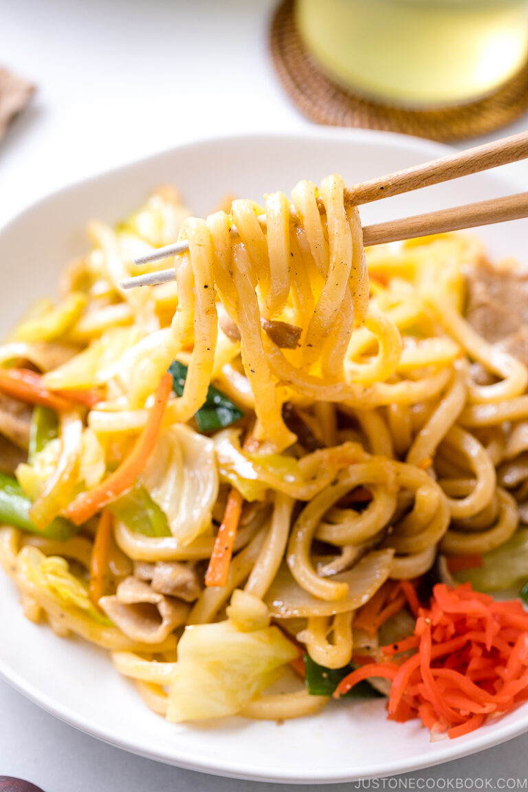 Yaki Udon (StirFried Udon Noodles) 焼きうどん • Just One Cookbook