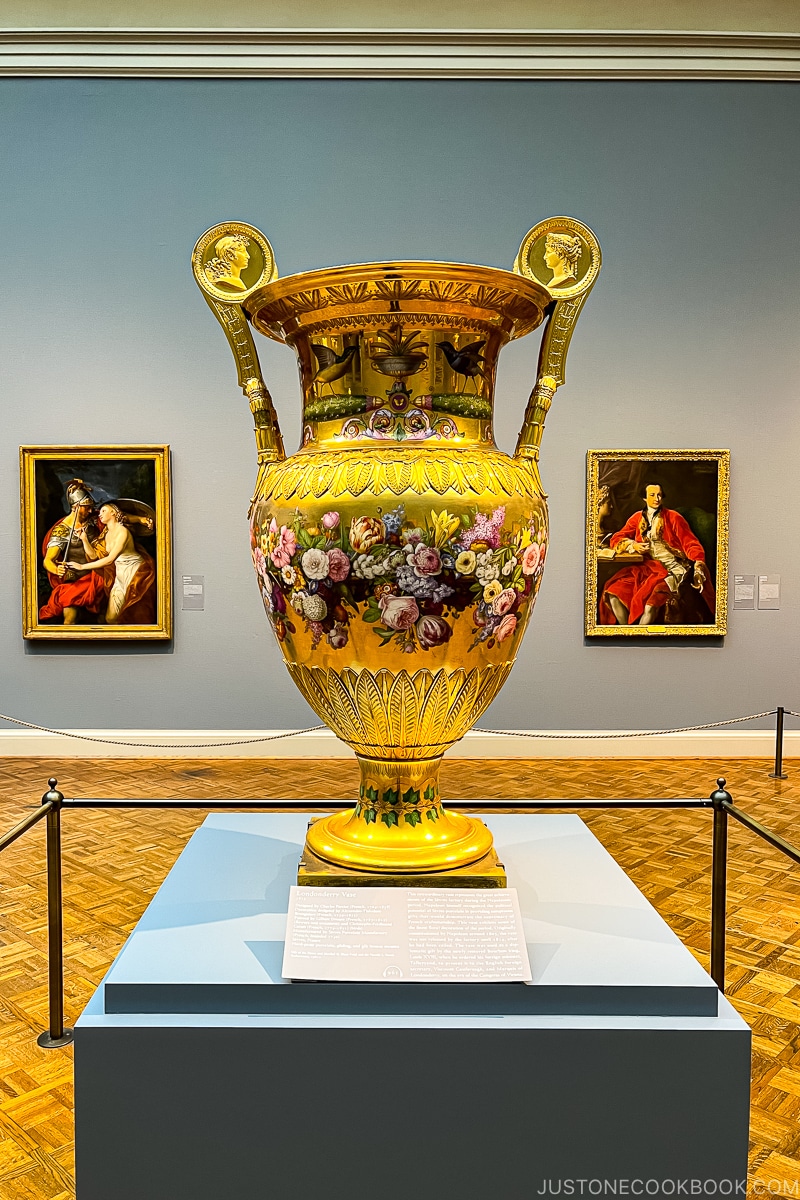 large vase on display at The Art Institute of Chicago