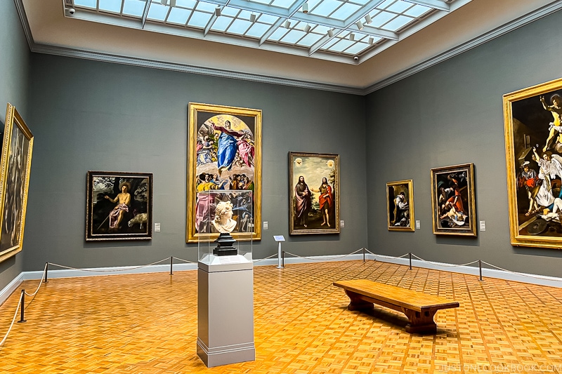a gallery room at The Art Institute of Chicago