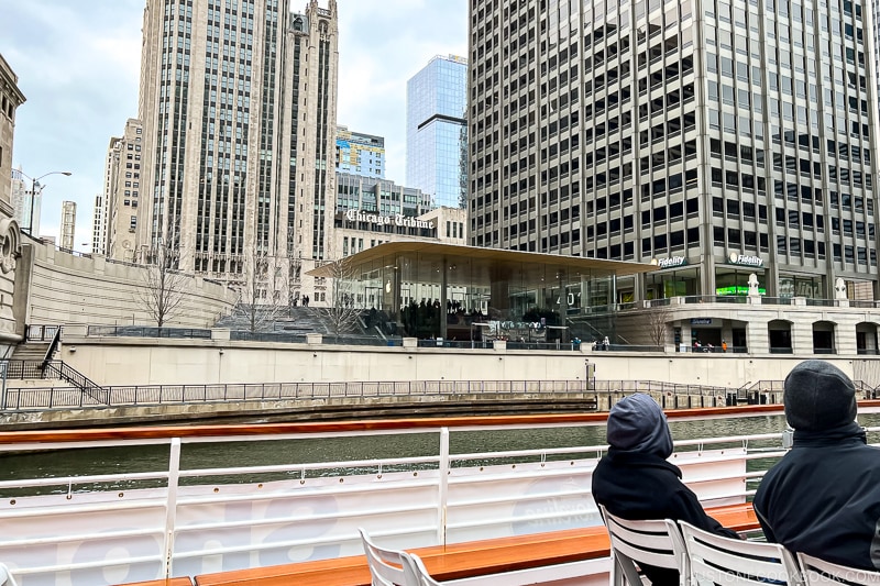 Chicago Apple store that looks like an open MacBook