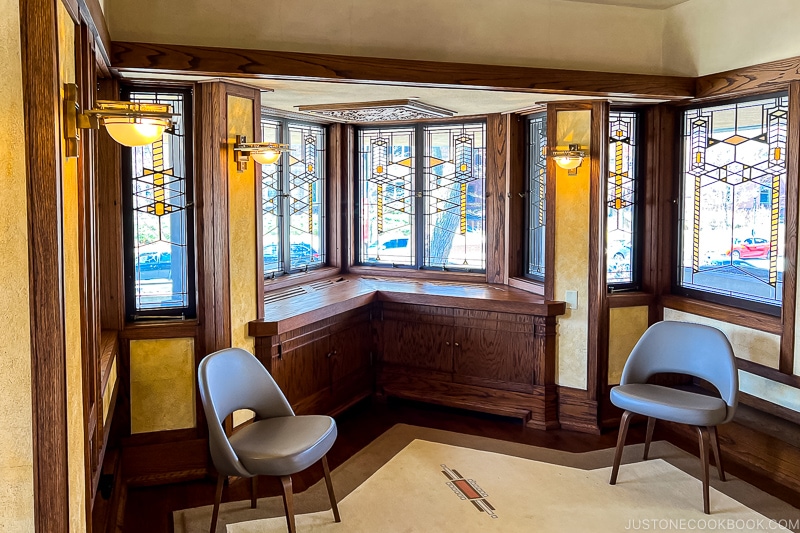 stained glass windows at Frederick C. Robie House