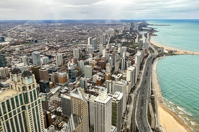 view looking north along Lake Michigan from 360 CHICAGO