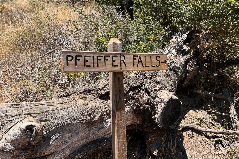 sign for Pfeiffer Falls Trailhead