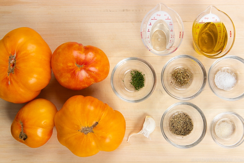 Heirloom Tomato Salad Ingredients