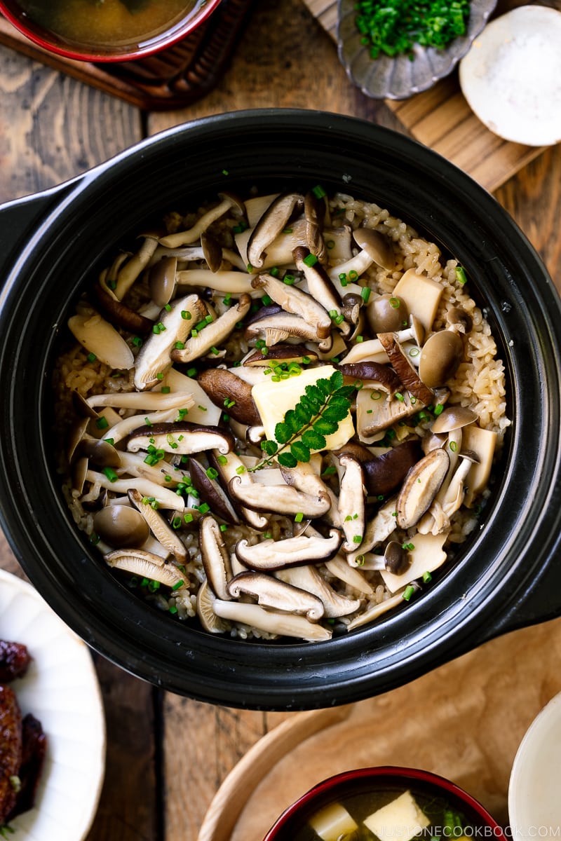 Mixed Mushroom and Vegetable Hot Pot — easypeasyjapanesey