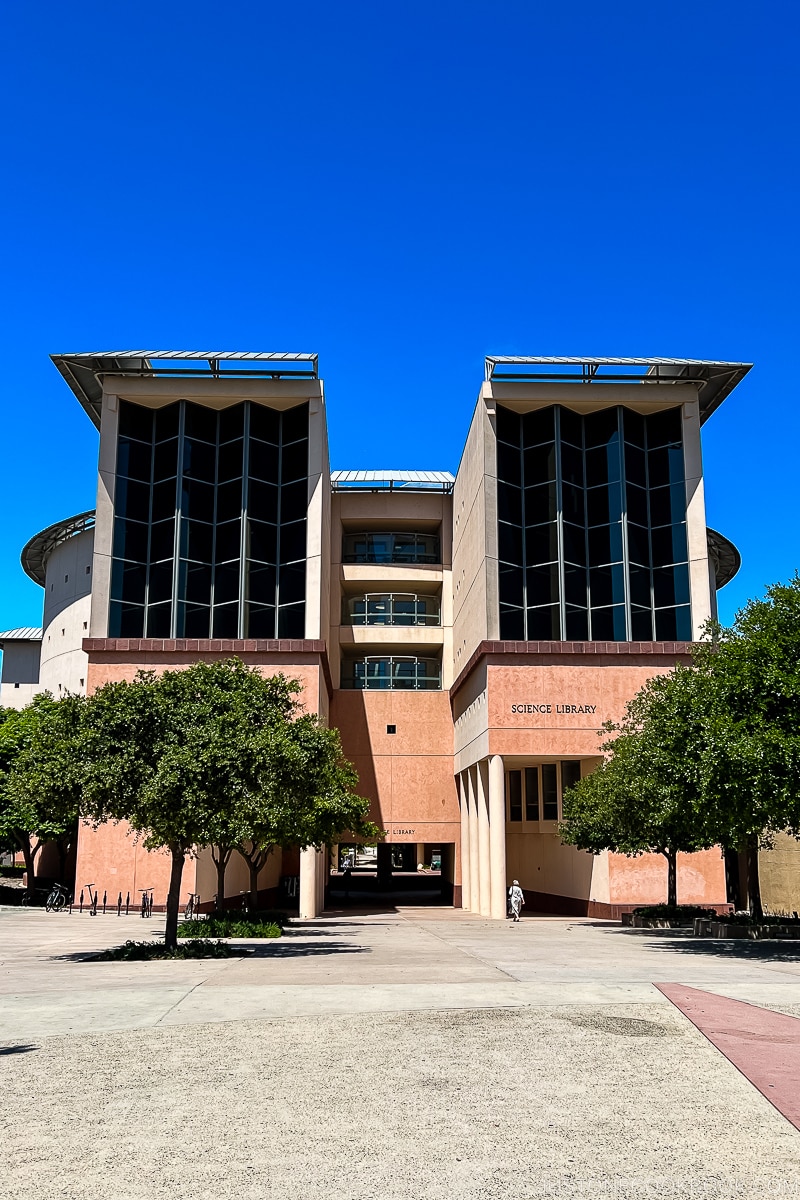 Ayala Science Library