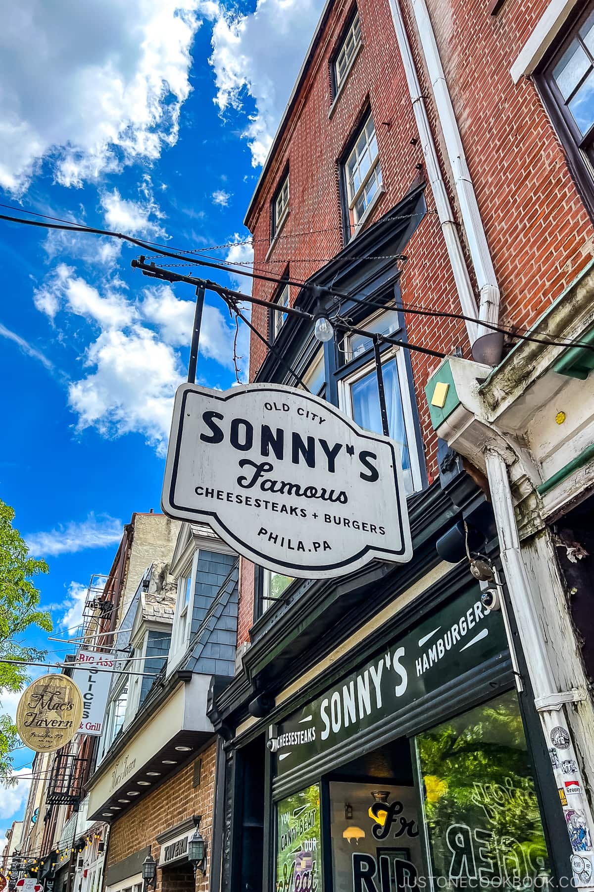 Sonny's Famous Steaks sign