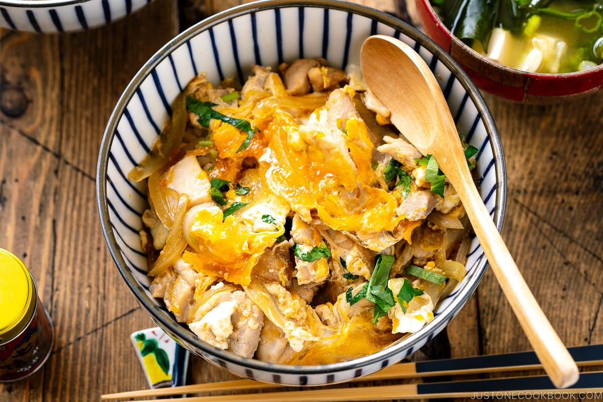 A Japanese donburi bowl containing Oyakodon, chicken and egg rice bowl.