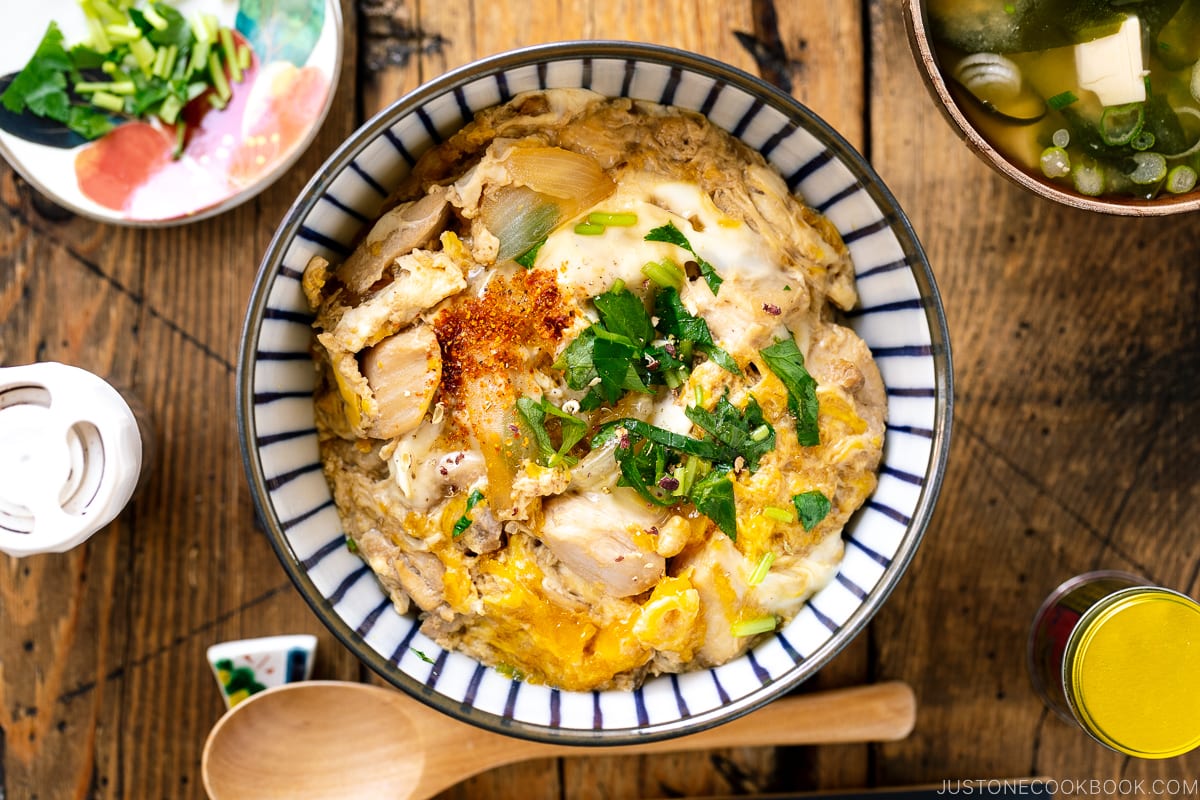 A Japanese donburi bowl containing Oyakodon, chicken and egg rice bowl.