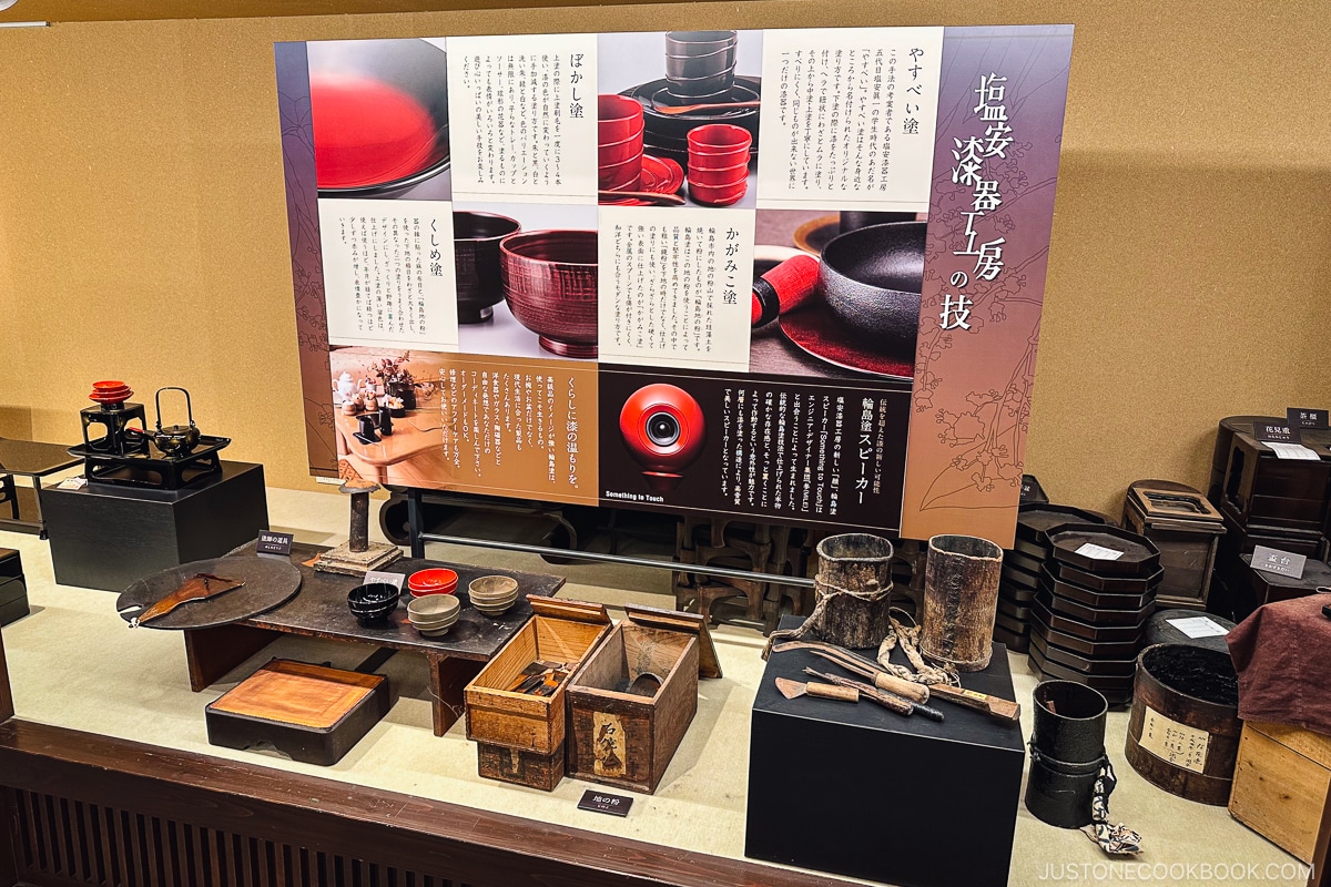 Lacquer products on display