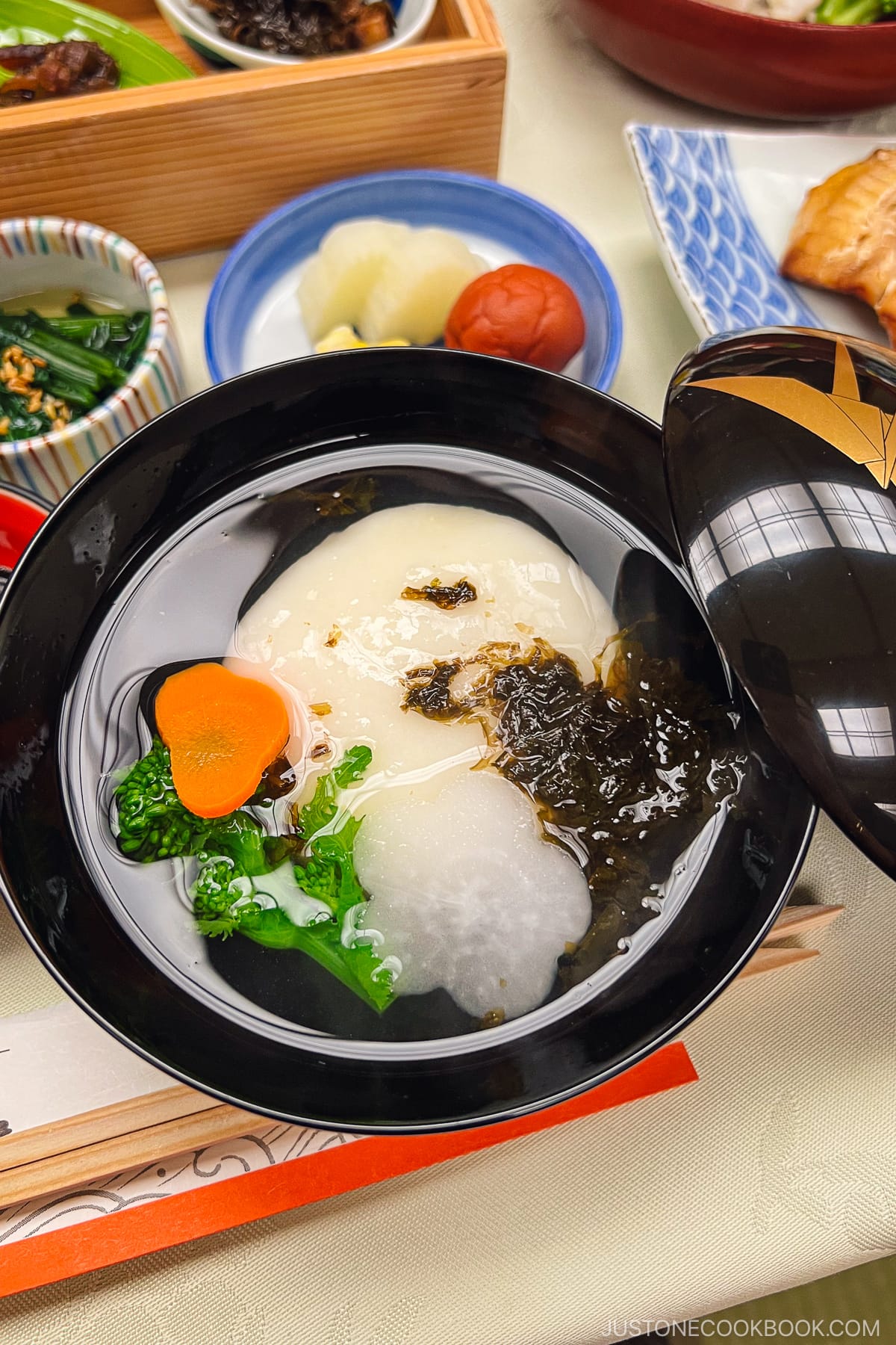 large mochi in a lacquer bowl