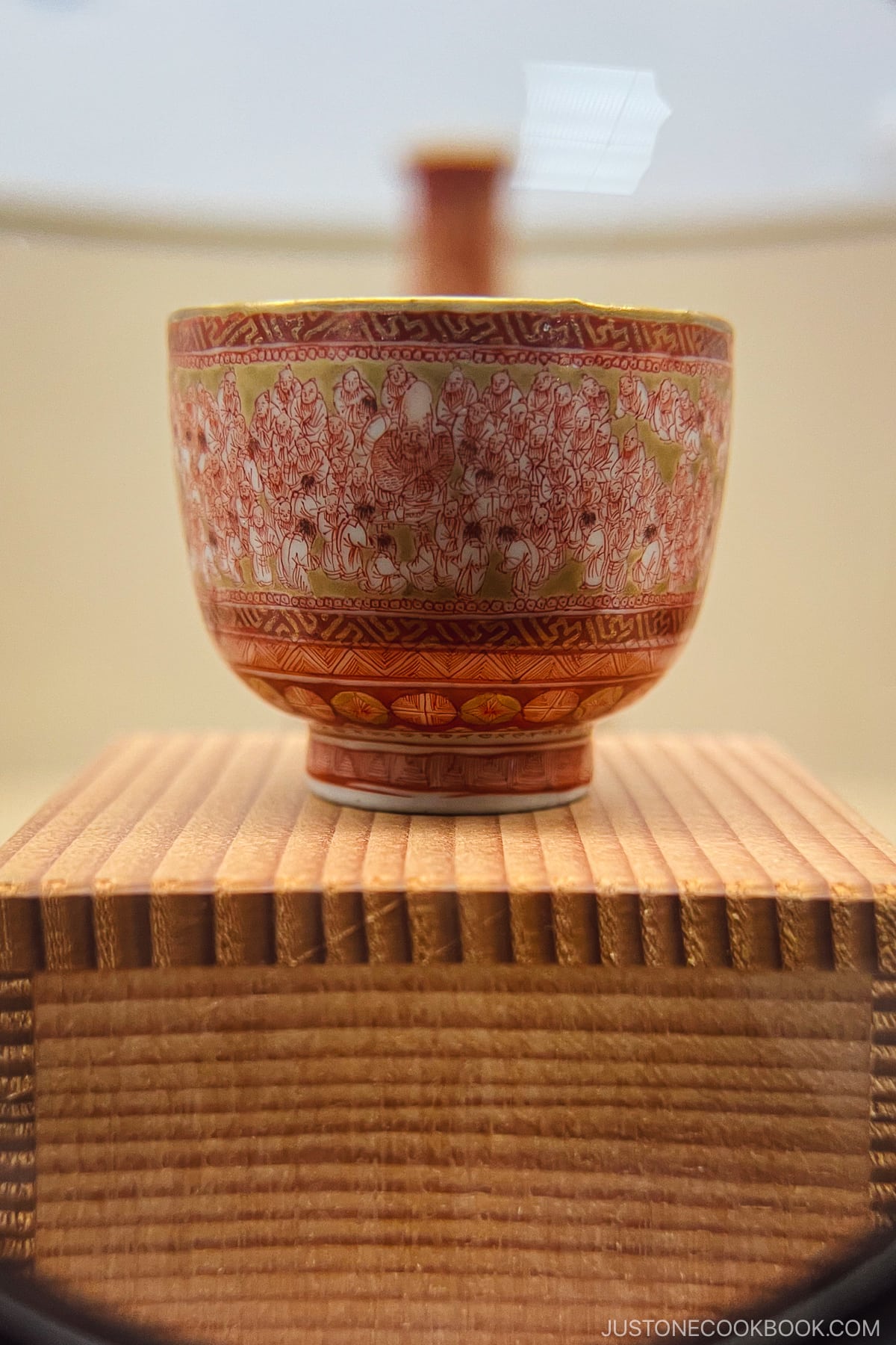 detailed painting on a Kutaniyaki porcelain