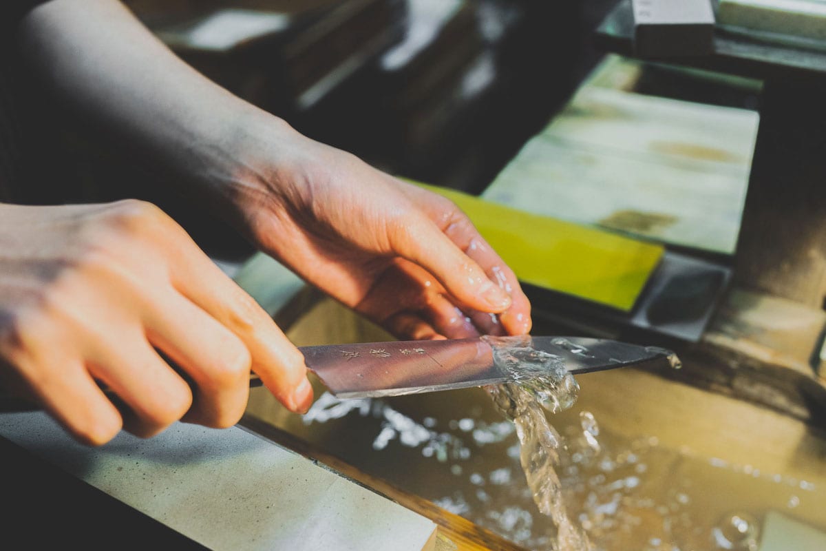 washing Japanese chef knife