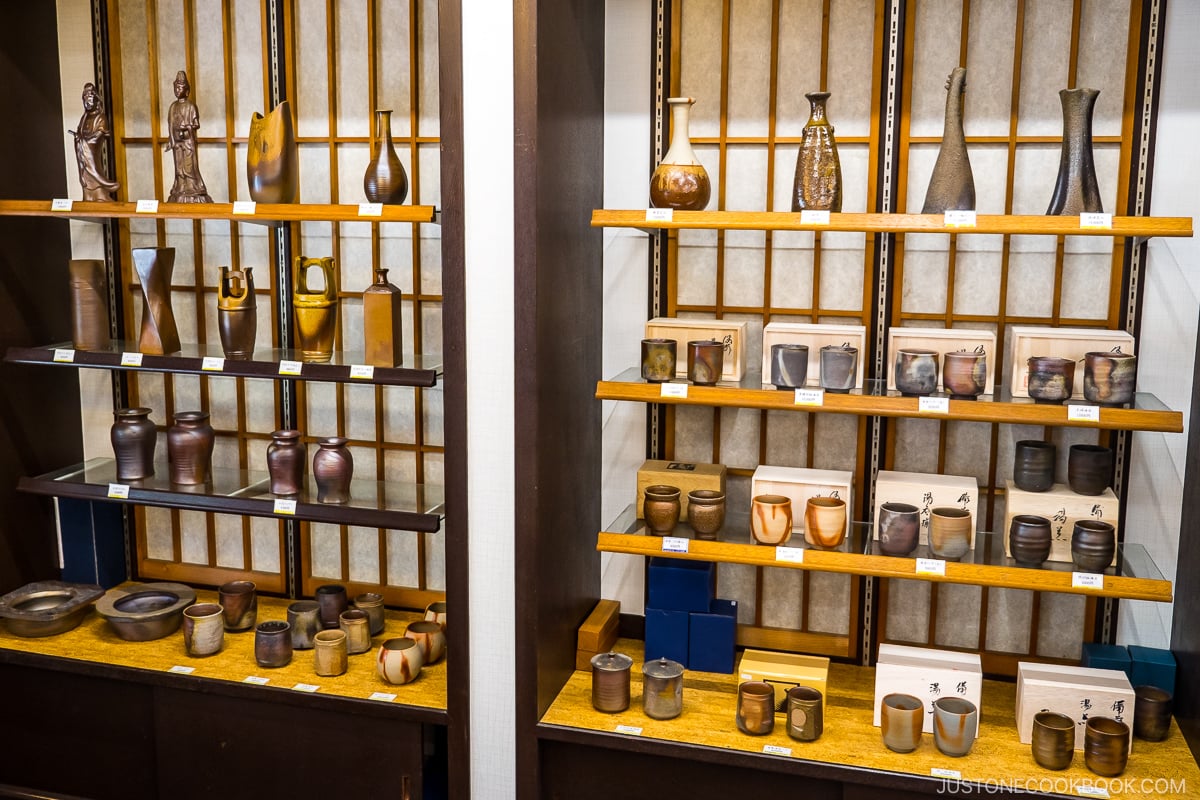 Bizen ware on store shelves