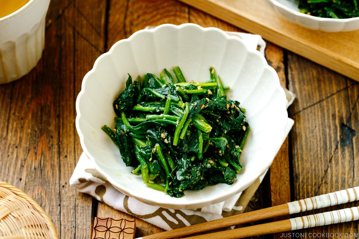 https://www.justonecookbook.com/wp-content/uploads/2023/07/Japanese-Spinach-Salad-with-Sesame-Dressing-Gomaae-0655-I.jpg