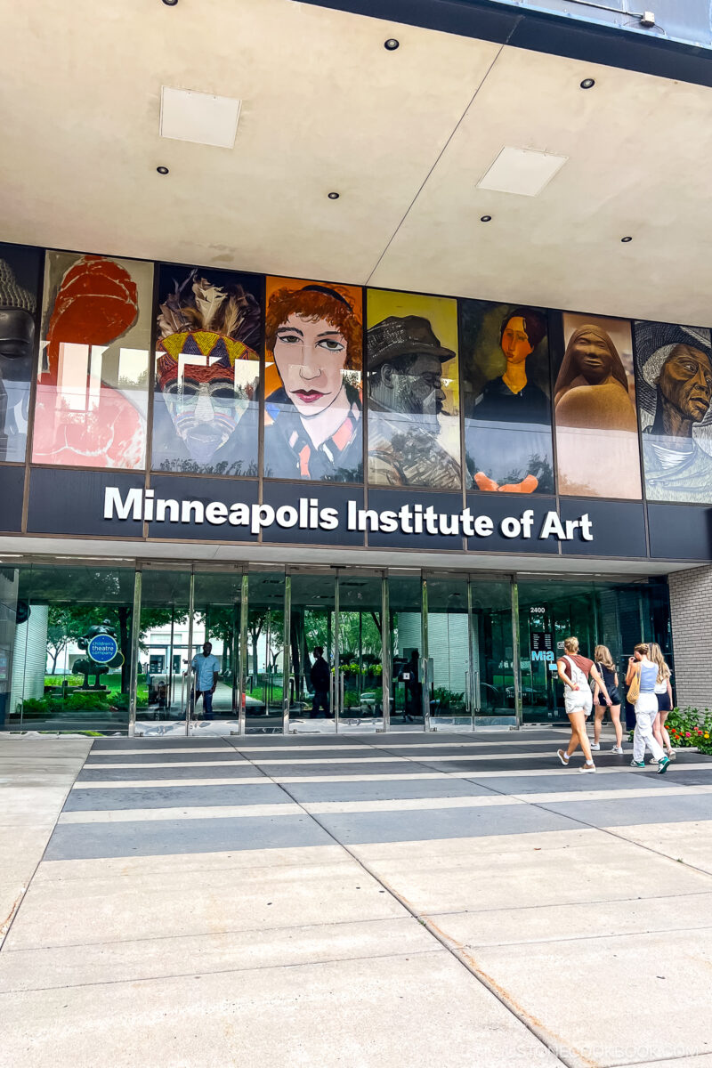 exterior of Minneapolis Institute of Art