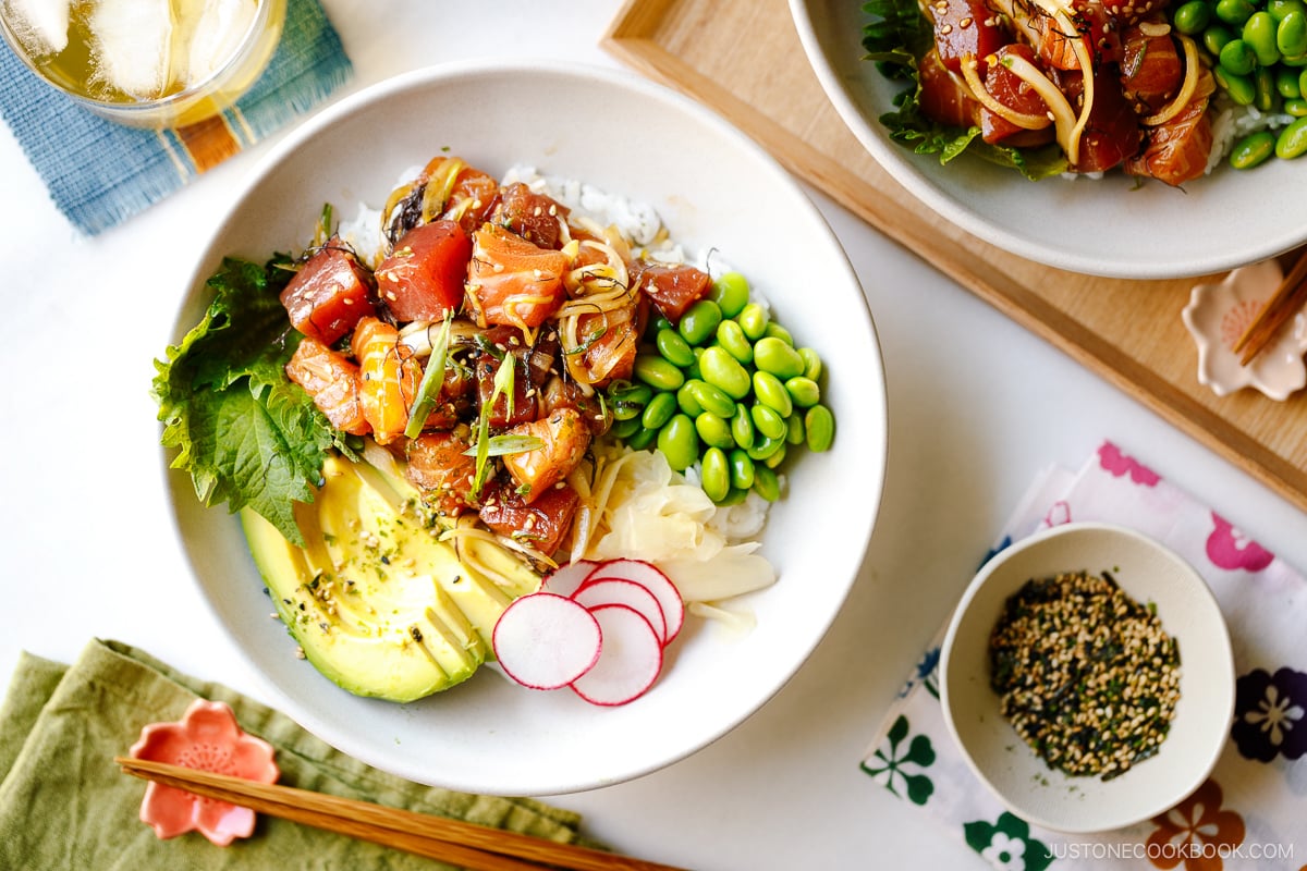 Poki Poke: A Japanese food with ingredients taste close to sushi