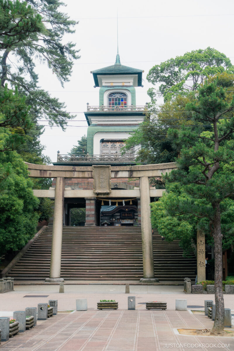 Oyama Jinja Shrine tori gate