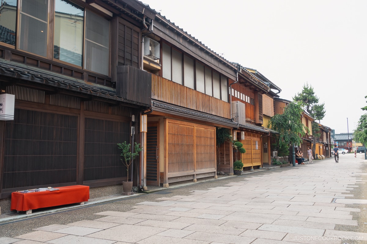 Higashi Chaya, an Eastern Tea House District in Kanazawa