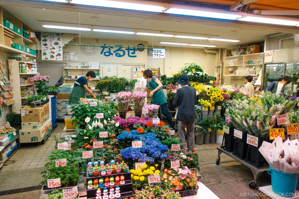 Omicho Market flower stall