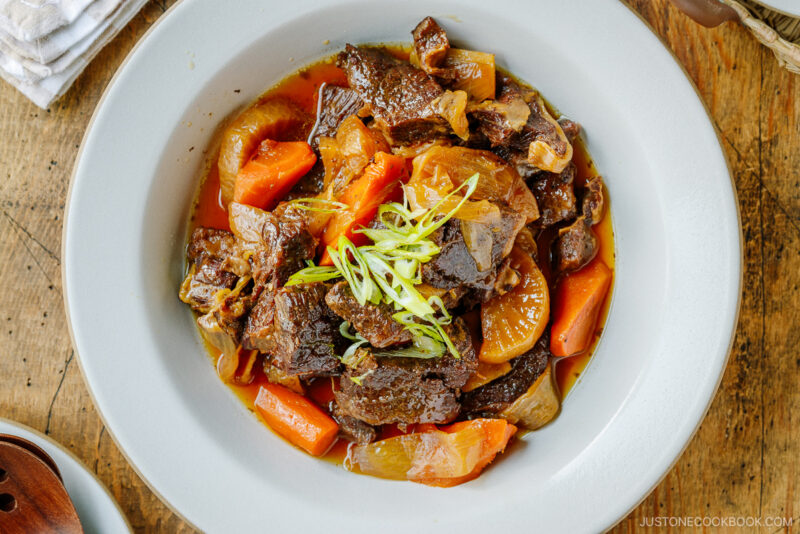 https://www.justonecookbook.com/wp-content/uploads/2023/09/Instant-Pot-Short-Ribs-2743-I-800x534.jpg