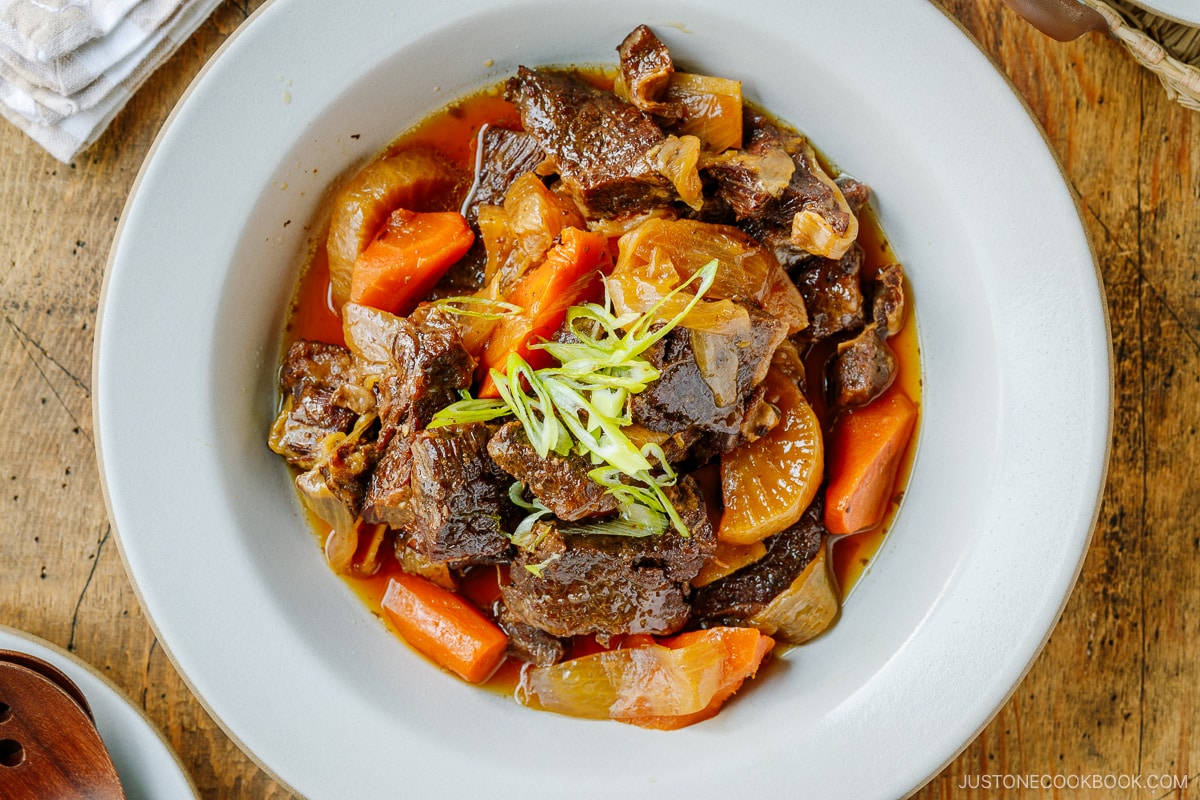 Instant Dutch Oven – Braised Short Ribs – Instant Pot Recipes