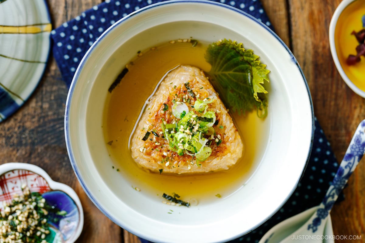 Yaki Onigiri Chazuke (Grilled Rice Ball Soup) 焼きおに