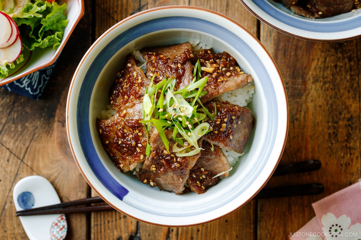 Yakiniku Don (Japanese Grilled Beef Bowl) 焼肉丼 • Just One Cookbook