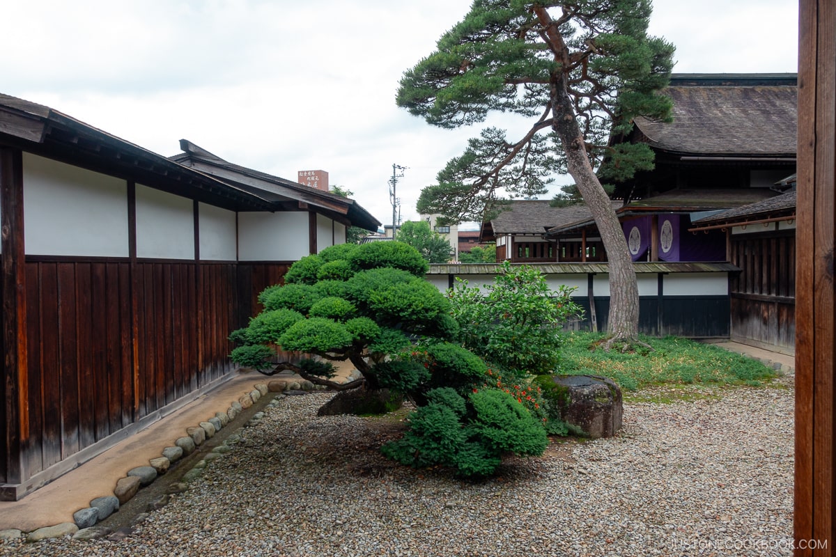 Takayama Jinya Japanese garden